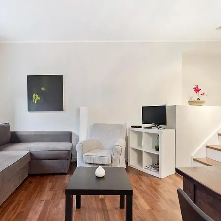 Rodrigo Lakeside Appartement *