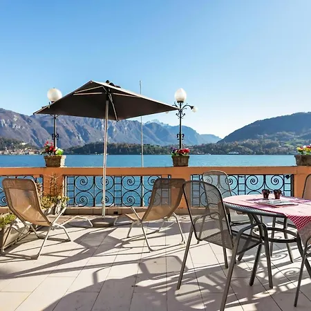 Rodrigo Lakeside Apartment